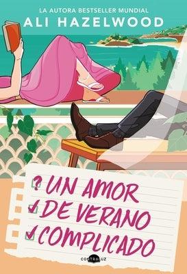 Paperback of "Un Amor de Verano Complicado" by Contraluz, showing the book cover with title and author.